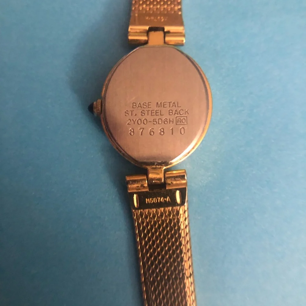 Vintage 1980s Seiko Women’s Watch Genuine Diamond Accents Gold-Toned Mesh Band
